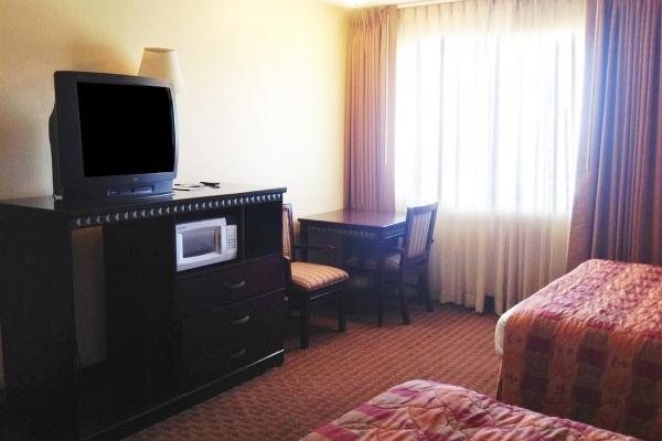 Kettleman City Inn